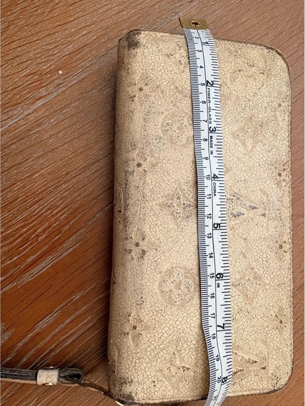 Louis Vuitton Beige Monogram Canvas Zippy Wallet FLAW REPAIR